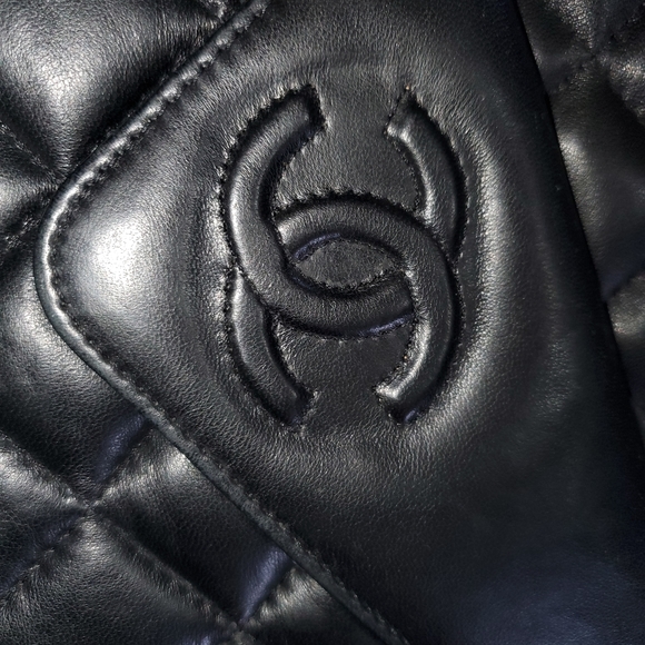 Vintage 1980 Chanel purse - Picture 2 of 6